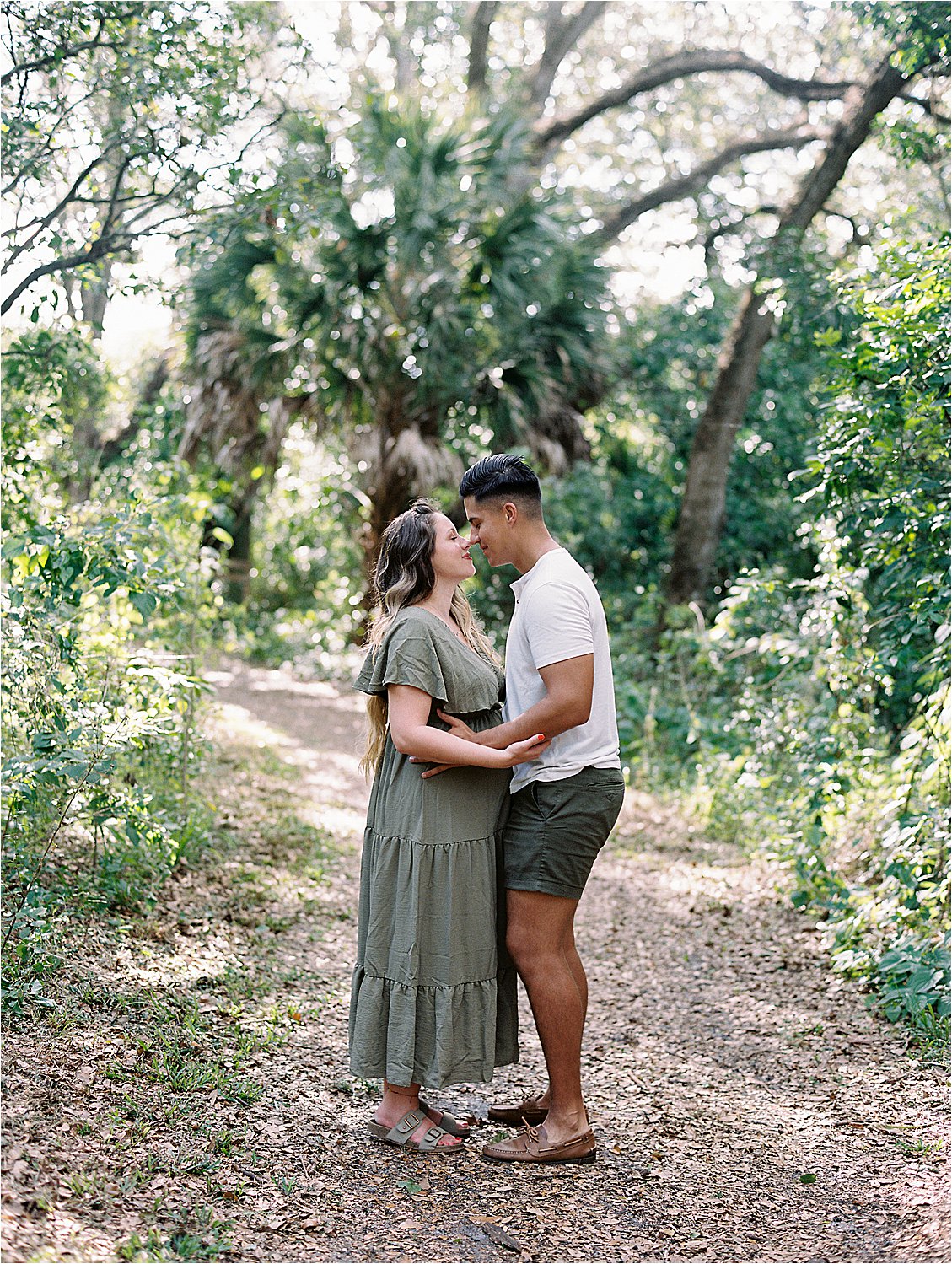 Summer maternity session in Florida hiking trail